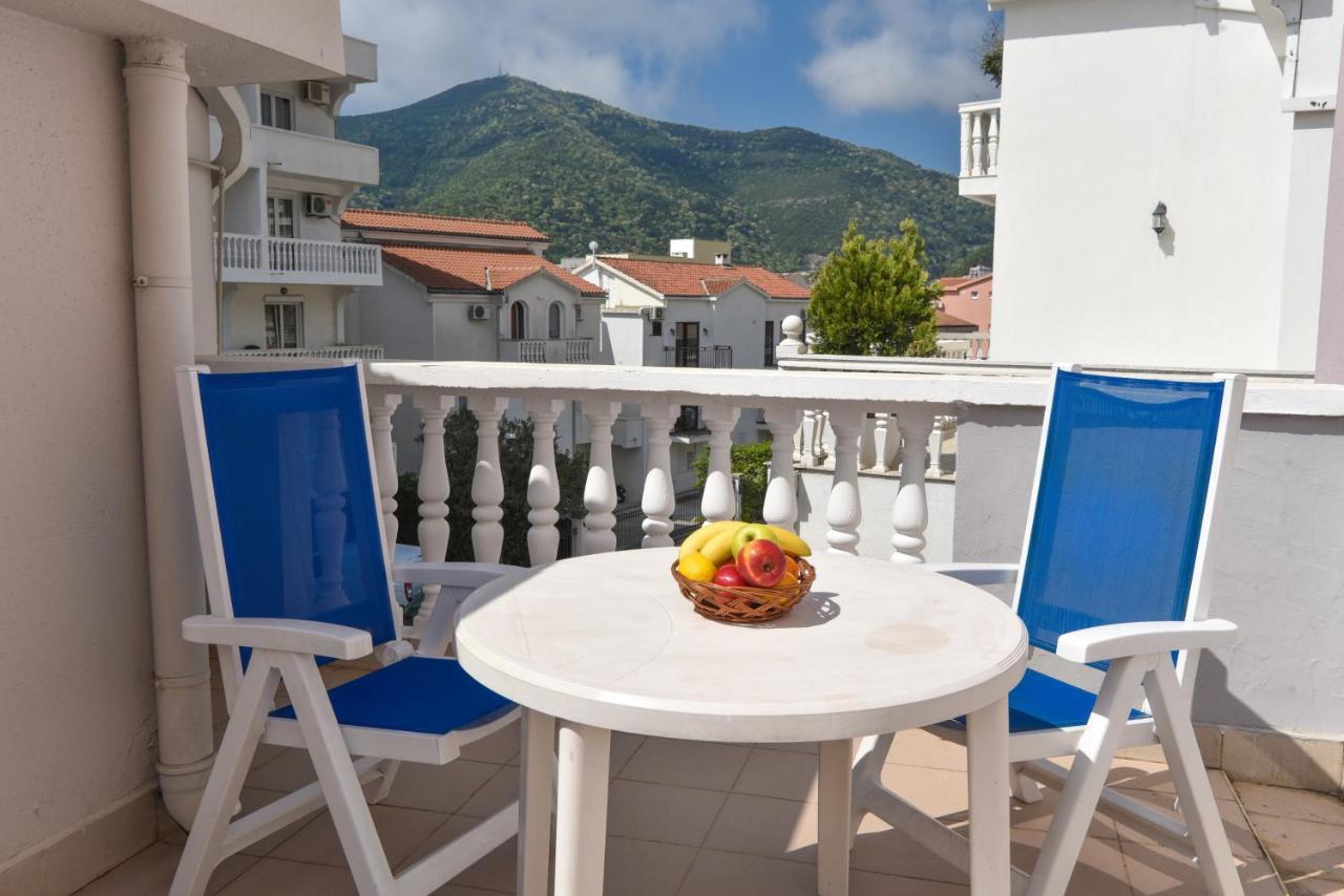 Apartments & Rooms Nikolic Budua Esterno foto