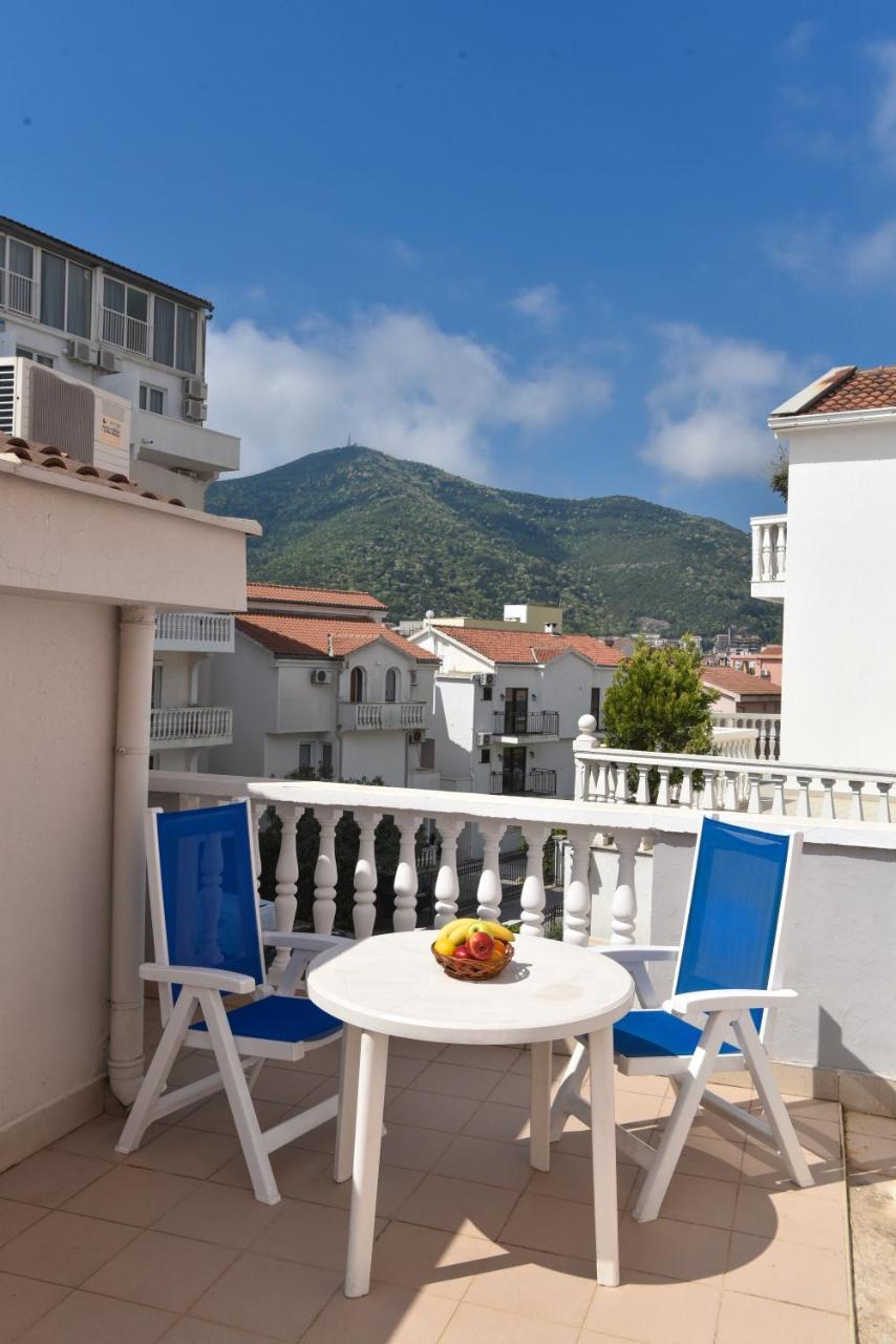 Apartments & Rooms Nikolic Budua Esterno foto