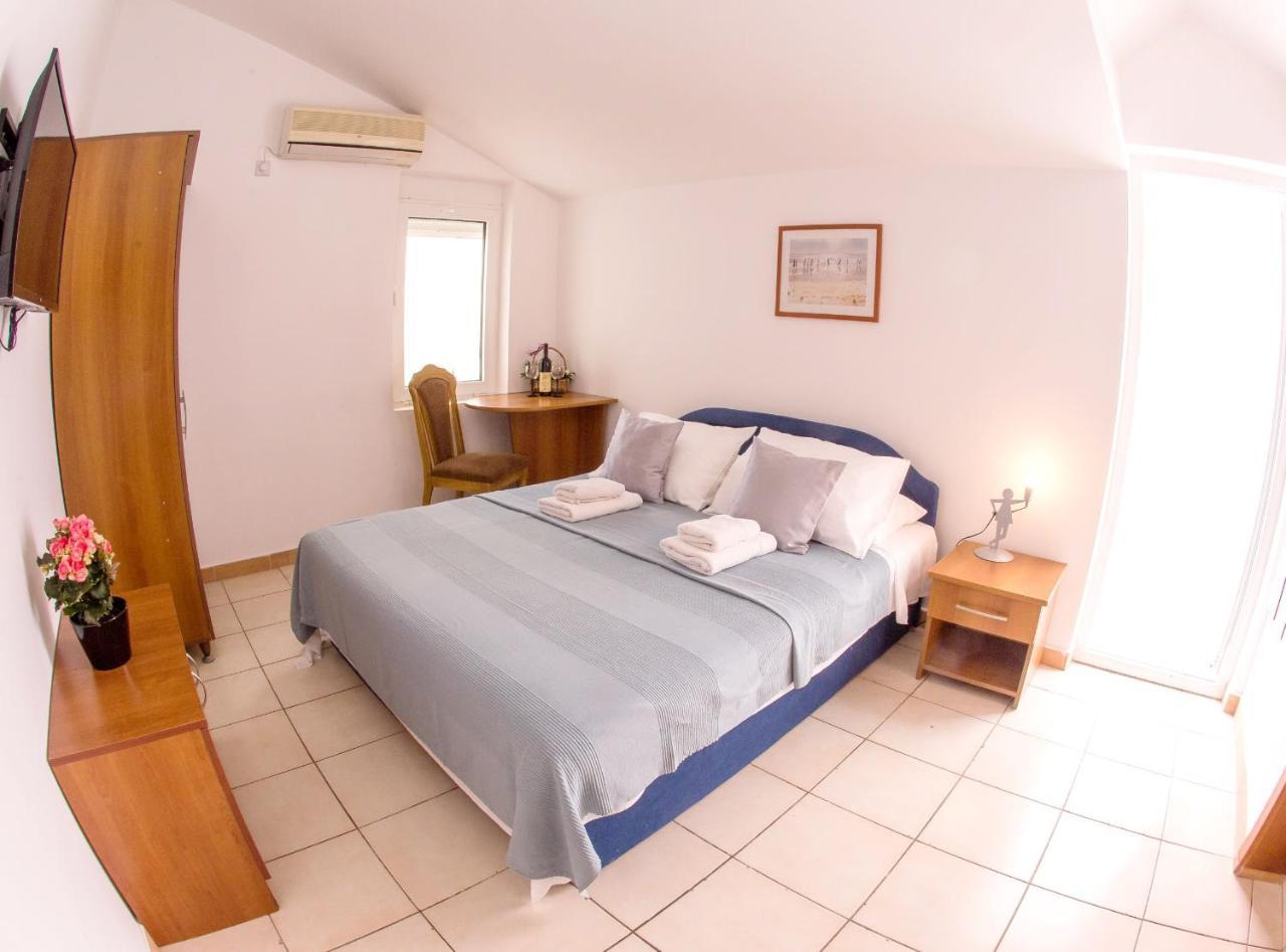 Apartments & Rooms Nikolic Budua Esterno foto