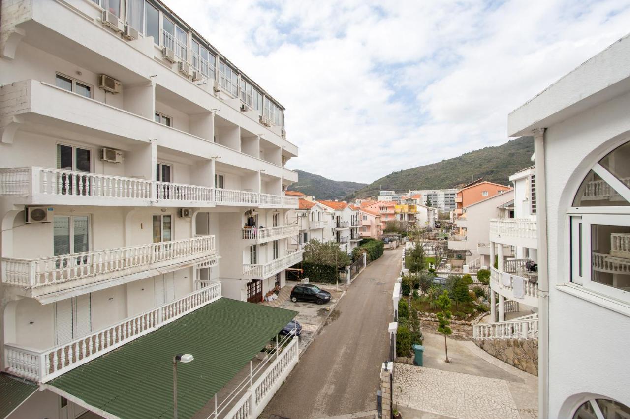 Apartments & Rooms Nikolic Budua Esterno foto