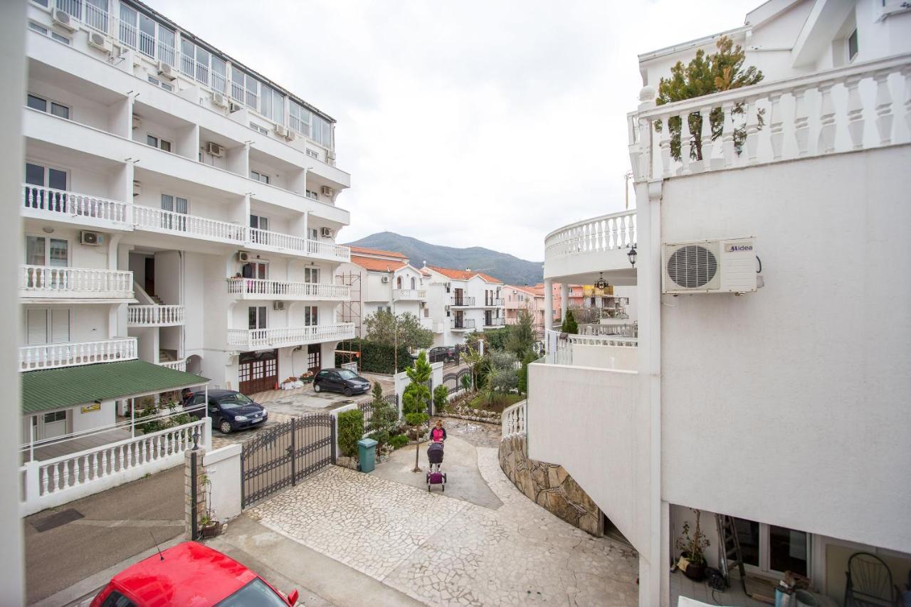 Apartments & Rooms Nikolic Budua Esterno foto