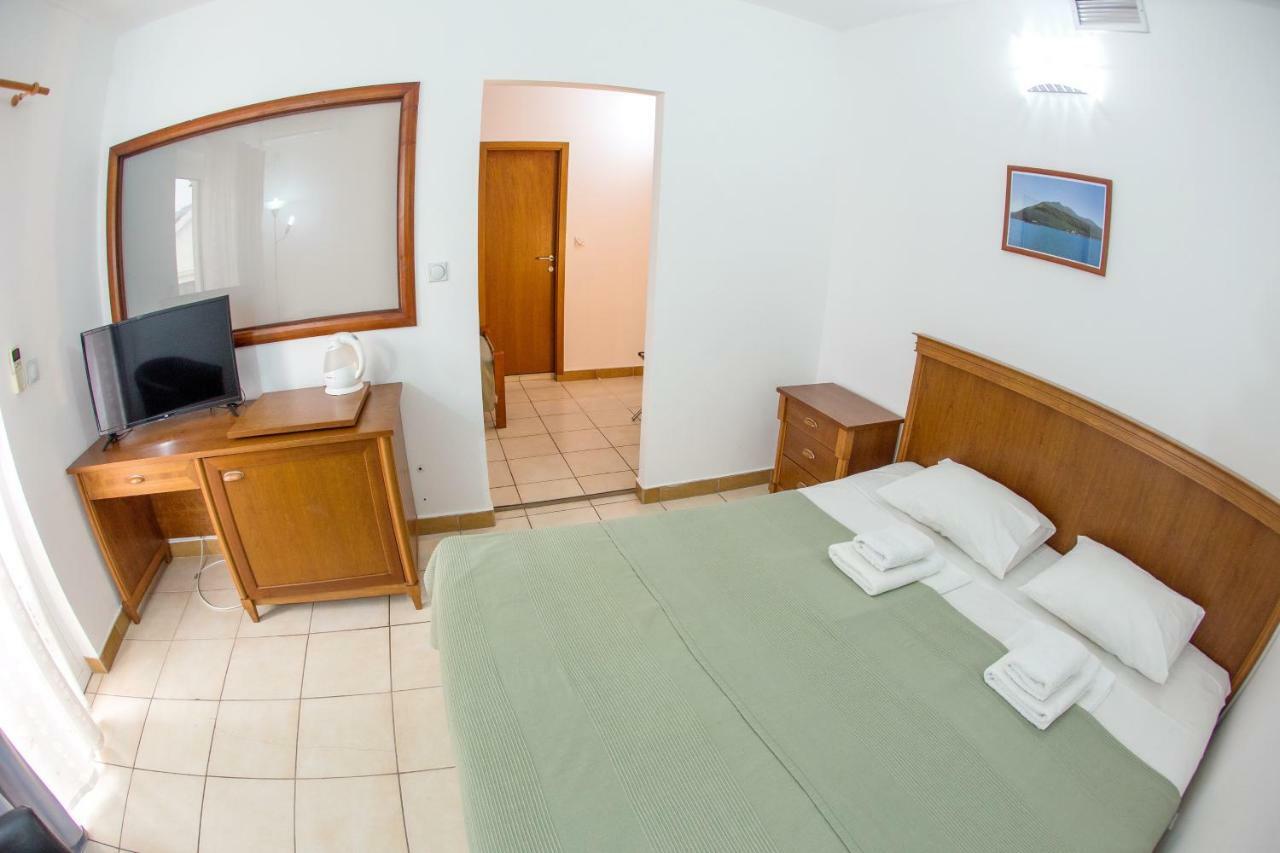 Apartments & Rooms Nikolic Budua Esterno foto